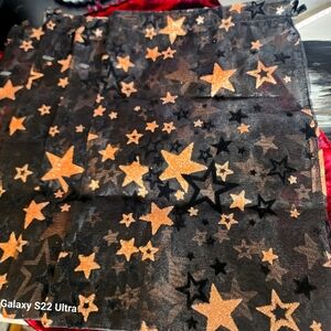 MAC COSMETIC  draw string bags new set of 4 for 10$, large size ready 2 travel